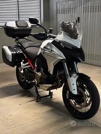 Multistrada V4s full akra