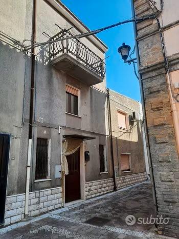 Casa su 2 livelli centro