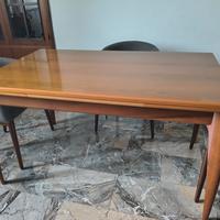 Tavolo in legno ciliegio