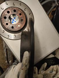 Set disco pieno goffati neri adatti fiat