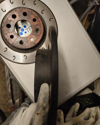 Set disco pieno goffati neri adatti fiat