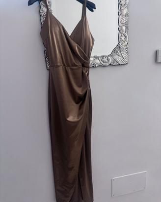 Vestito oro legante lungo