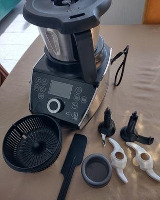 Robot cucina con  accessori 