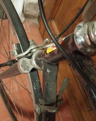 biciclettta da città telaio marca Poggiali.