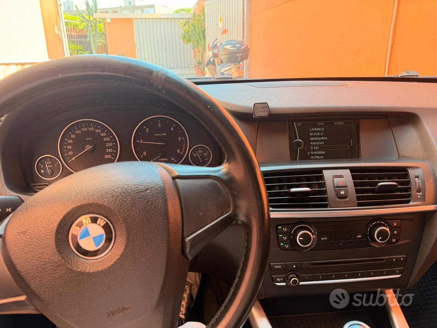 BMW X3 2011 photo 2