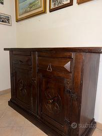 Rara Credenza bassa in PREGIATO MOGANO massiccio