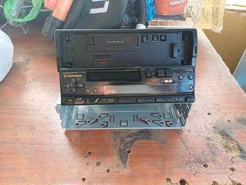 Auto radio e casse per macchina