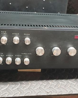 Amplificatore per strumenti musicali autocostruito