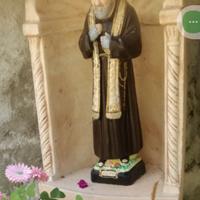 cappella per statue in cemento