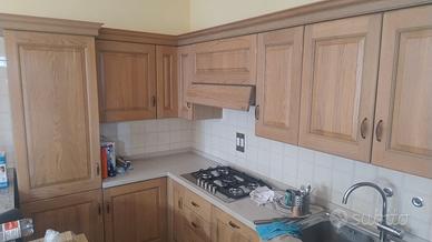 cucina completa con elettrodomestici Siemens ed el