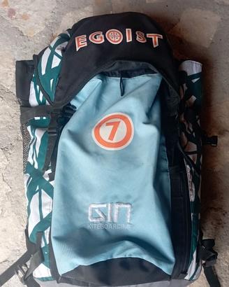 Kitesurfing Gin Kite