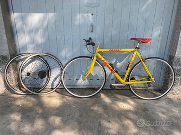 Bicicletta Corsa F. Moser Gara Gialla Sgonfia