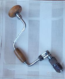 trapano a mano per legno