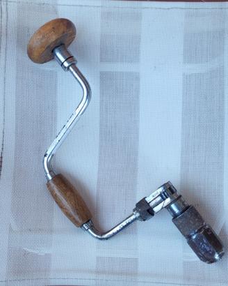 trapano a mano per legno