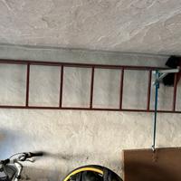 Scala in ferro resistente a pioli