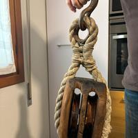 Carrucola nautica antica a doppia gola in legno