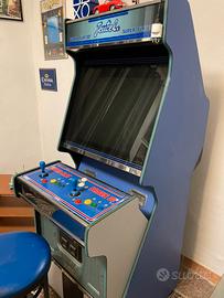 Cabinato arcade