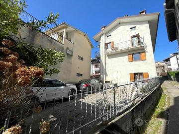 PALAZZINA COMPOSTA DA TRE UNITà: INTERESSANTE O...