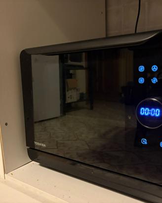 Forno ad aria calda (Air Fryer) NUOVO, mai usato