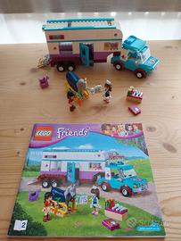 Lego Friends, rimorchio veterinario dei cavalli