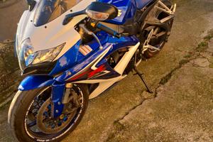 suzuki  gsx r 600