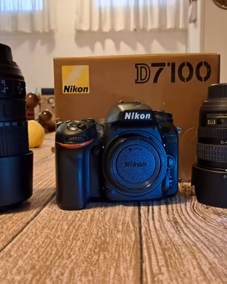 Nikon D7100 con obiettivi