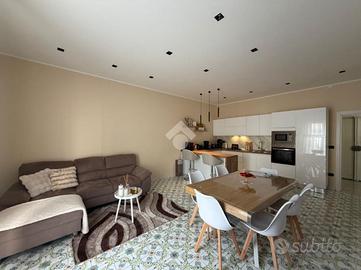 3 LOCALI A GRUMO NEVANO