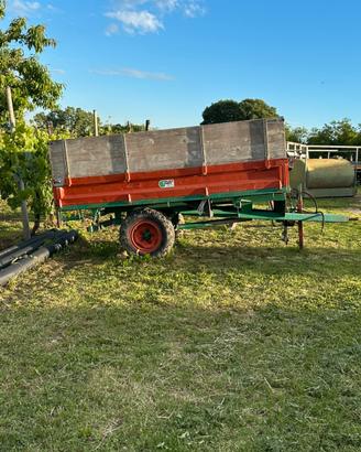 Rimorchio agricolo
