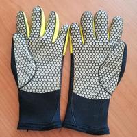 Guanti per immersione