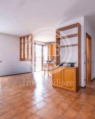 Appartamento di 110 m² con 3 locali e box auto a T