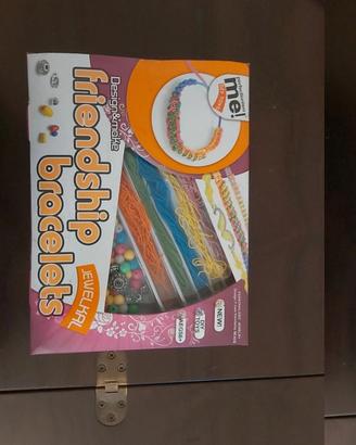 Gioco creazione braccialetti