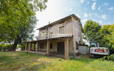 Villa Singola di ampie metrature a Minerbio