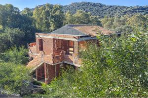 Villa bifamiliare a Torre delle Stelle