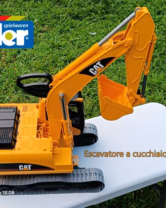 BRUDER Escavatore a cucchiaio Cat®