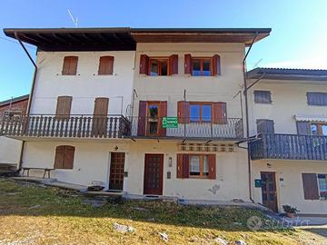 TIPICA CASA IN CORTE A 10 MINUTI DA TOLMEZZO