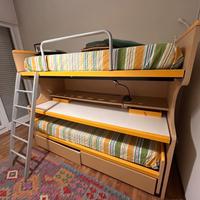 Letto a castello con scrivania