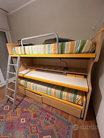 Letto a castello con scrivania