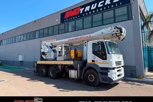 IVECO STRAILIS 400 CON PIATTAFORMA AEREA PLJ 36 M