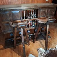 Mobile bar con 2 sgabelli