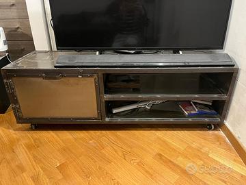 Mobile TV ferro battuto