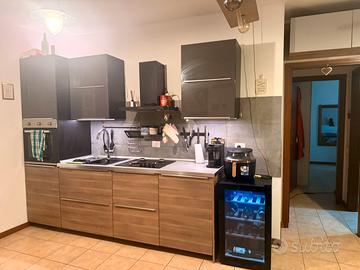 Cucina completa ( escluso forno e cantinetta)