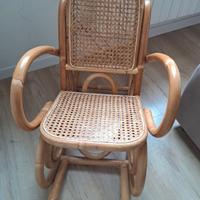 Sedia a dondolo per bambini in bambù