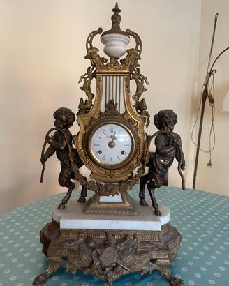 Orologlio antico in bronzo