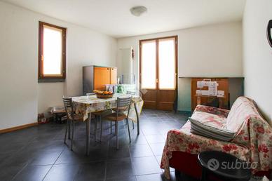 2 LOCALI A VESTONE