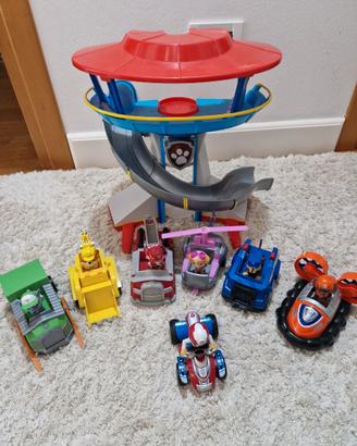 Torre paw patrol e veicoli