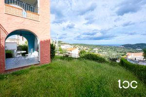 Trilocale caposchiera con ampio giardino e vista m