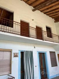 Rustico / Casale di 220 m² con più di 5 locali a M