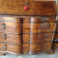 scrittoio con 3 cassetti grandi e 3 piccoli 