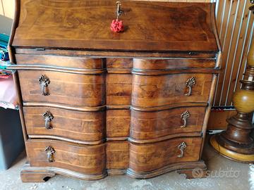 scrittoio con 3 cassetti grandi e 3 piccoli 