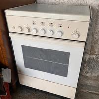 Cucina con forno gpl Ariston 4 fuochi